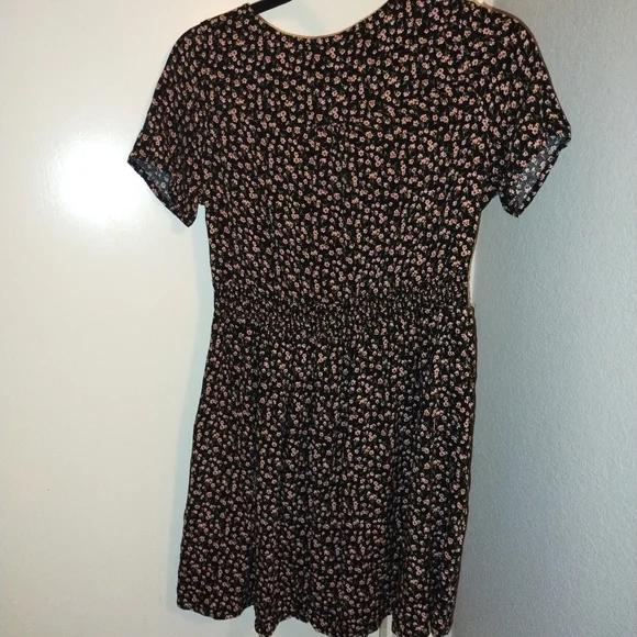 🟣Floral print pleated mini dress size small - Picture 4 of 6